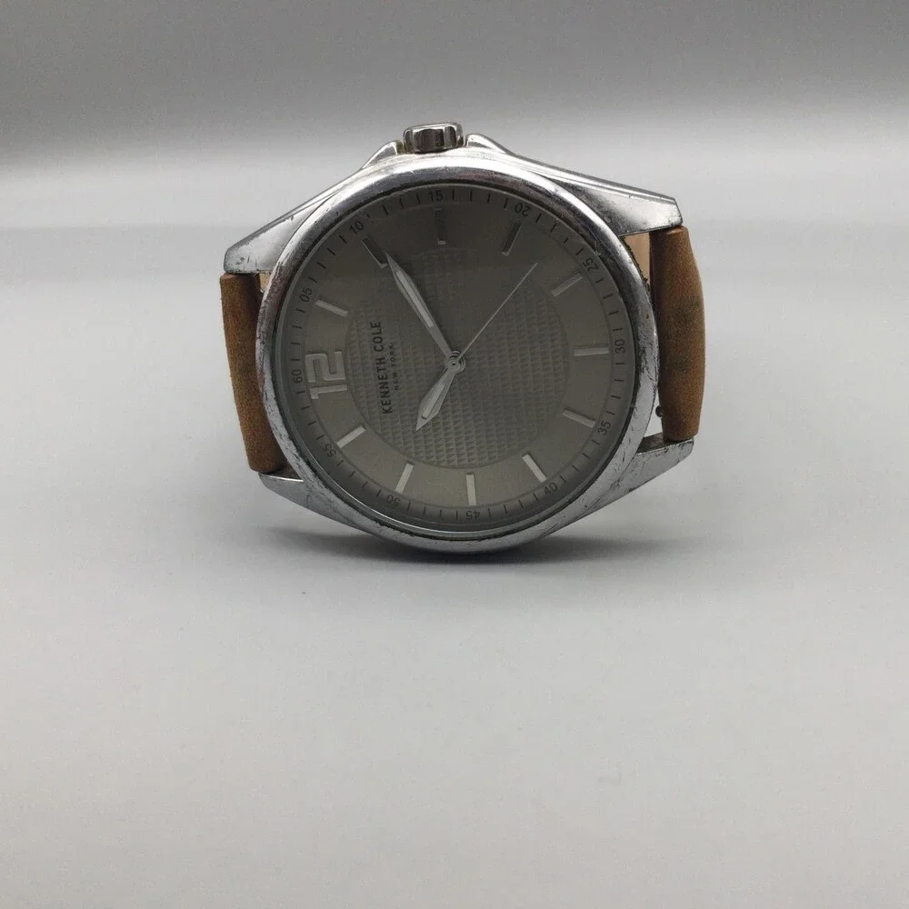 Kenneth Cole R10031374 Mens Watch 42mm Silver Tone Brown Leather New Battery